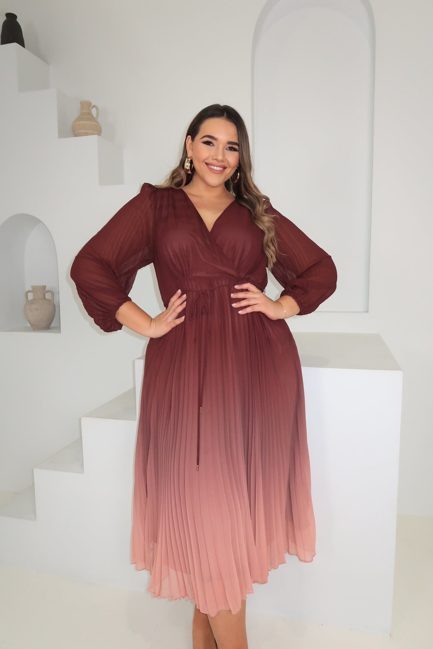 Forever New Cruve – Phillipa Pleated Midi