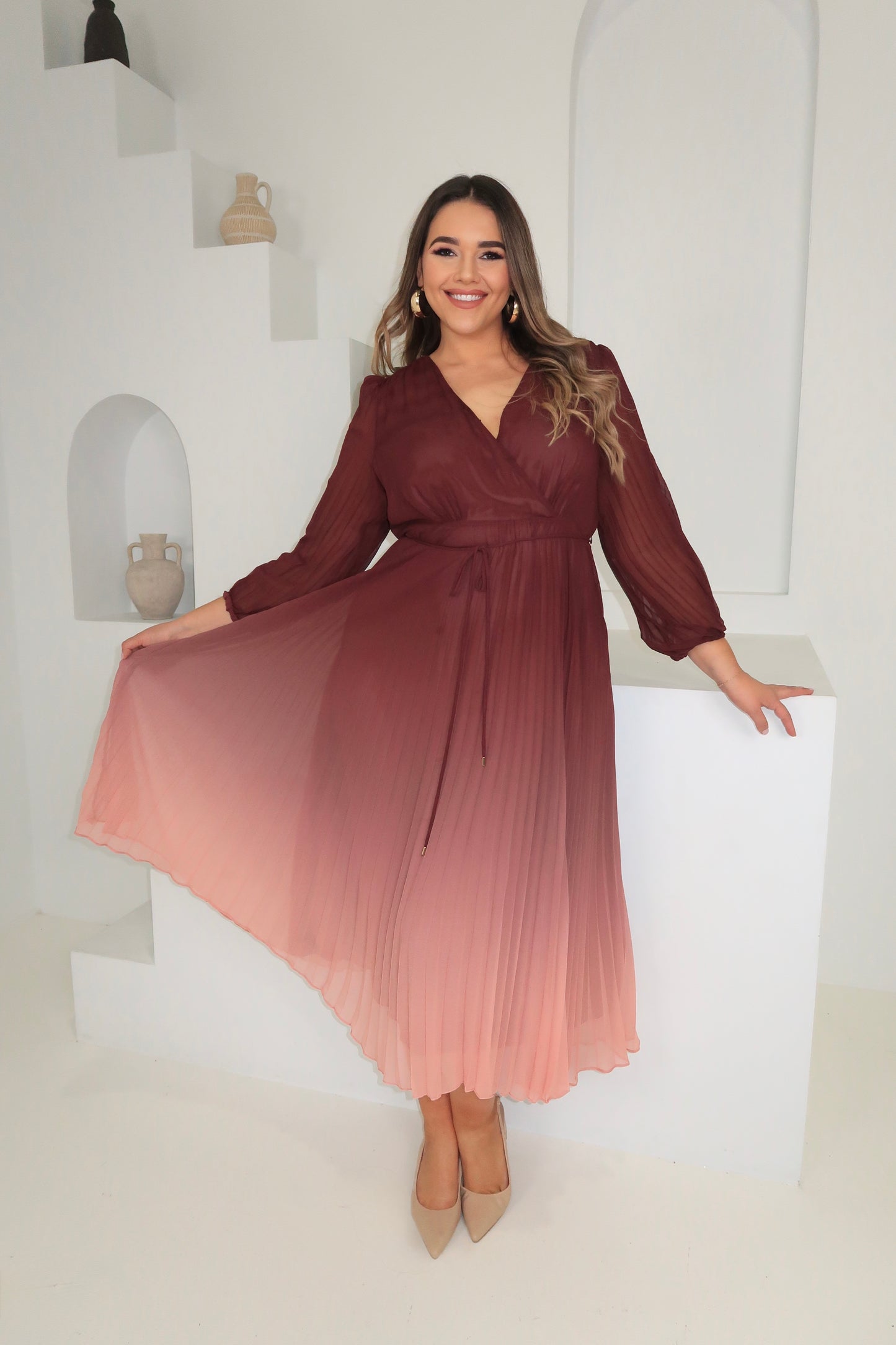 Forever New Cruve – Phillipa Pleated Midi
